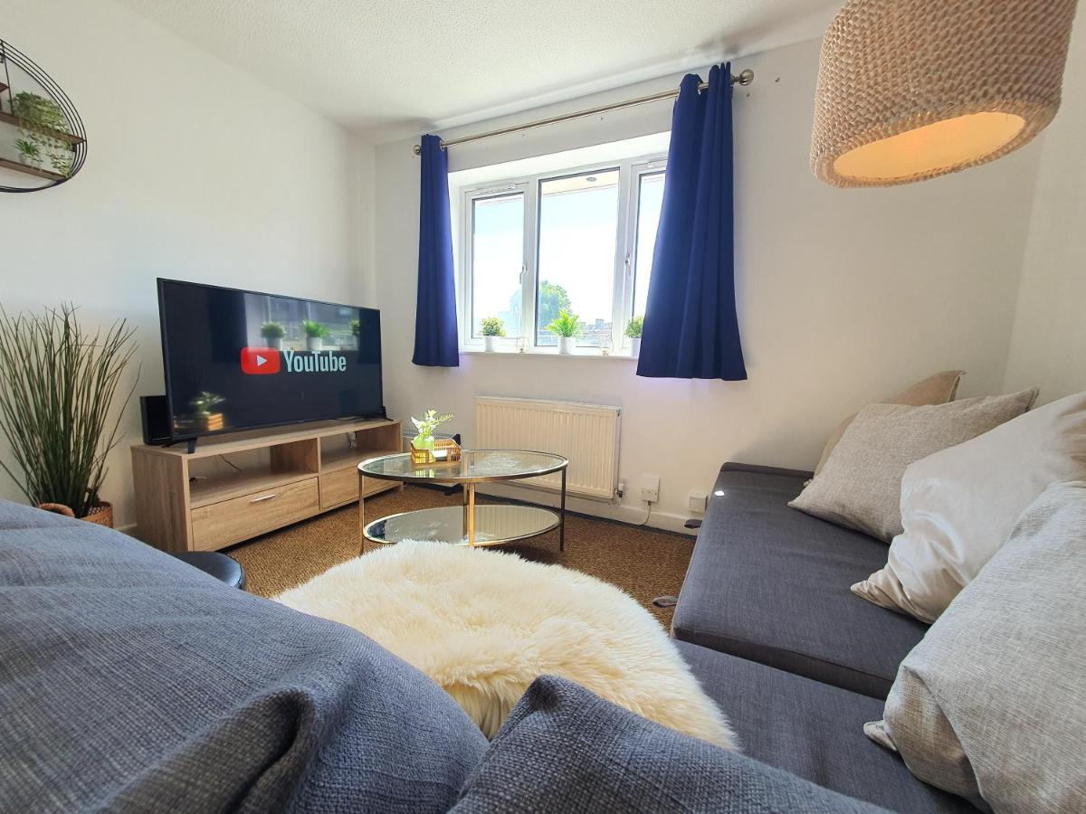 קארדיף Thesiger Court Apartments - Free Private Parking - By Property Promise מראה חיצוני תמונה