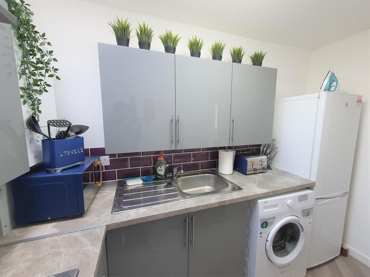 קארדיף Thesiger Court Apartments - Free Private Parking - By Property Promise מראה חיצוני תמונה